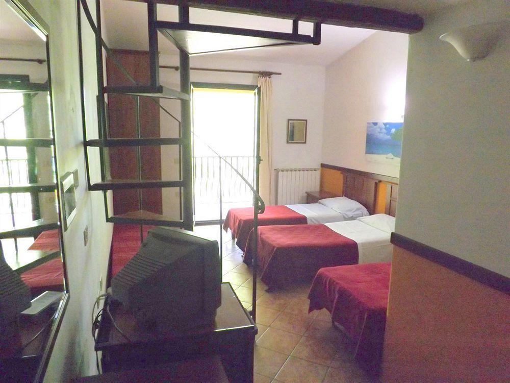 Hotel Antico Residence Roma Monterosi Exterior photo